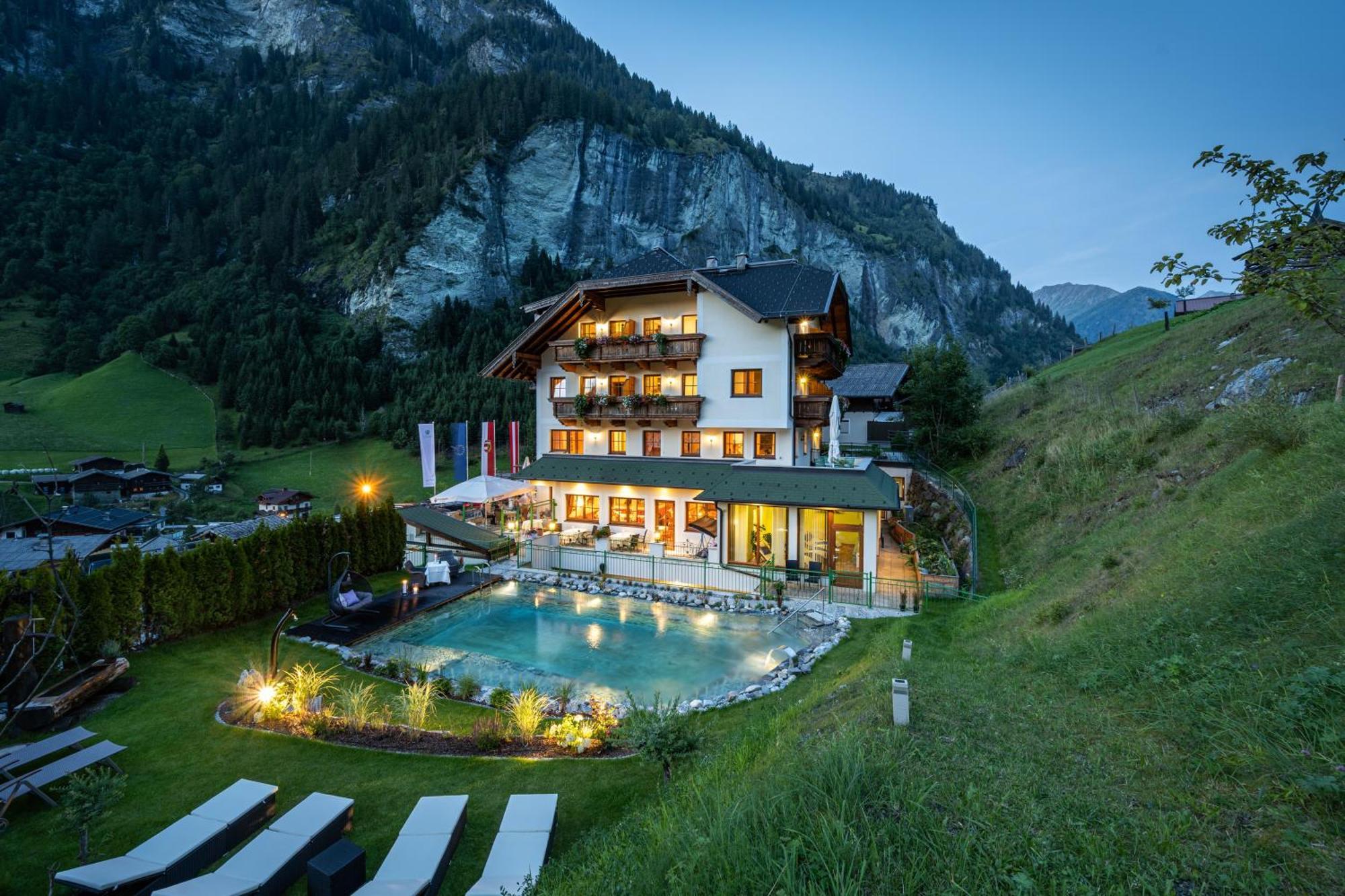 Naturhotel Huettenwirt Im Grossarltal Hüttschlag Екстериор снимка